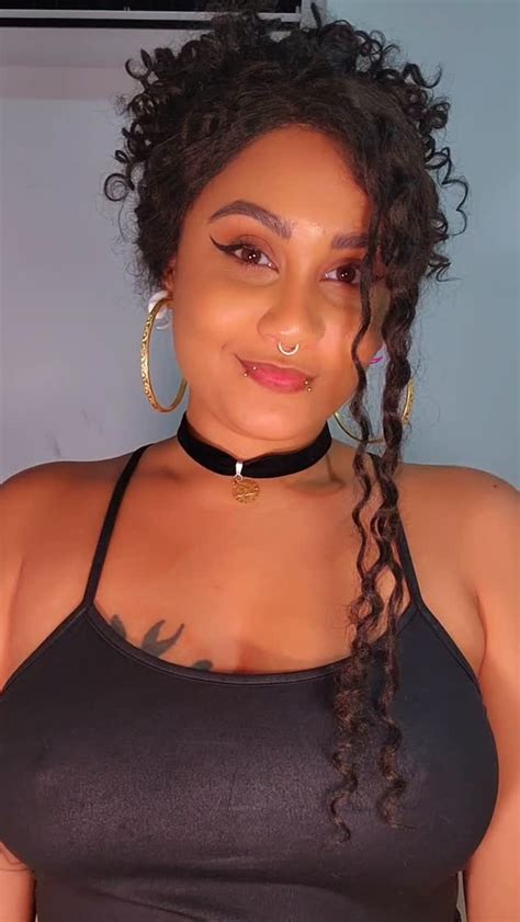 Vanessa Figueiredo (Larya Von) (@larya.von) .